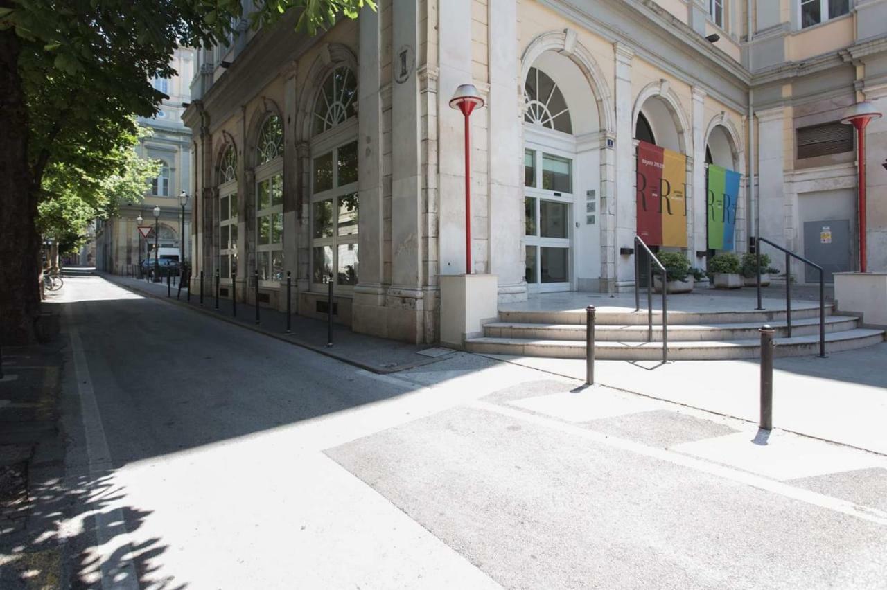 Centro Citta Teatro Trieste Exterior photo